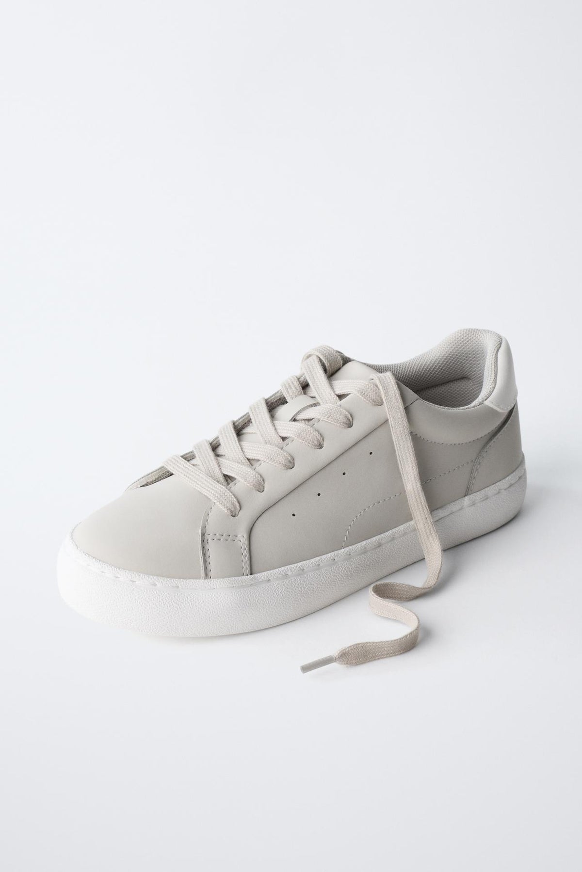 SOFT ESSENTIAL TRAINER - GREY